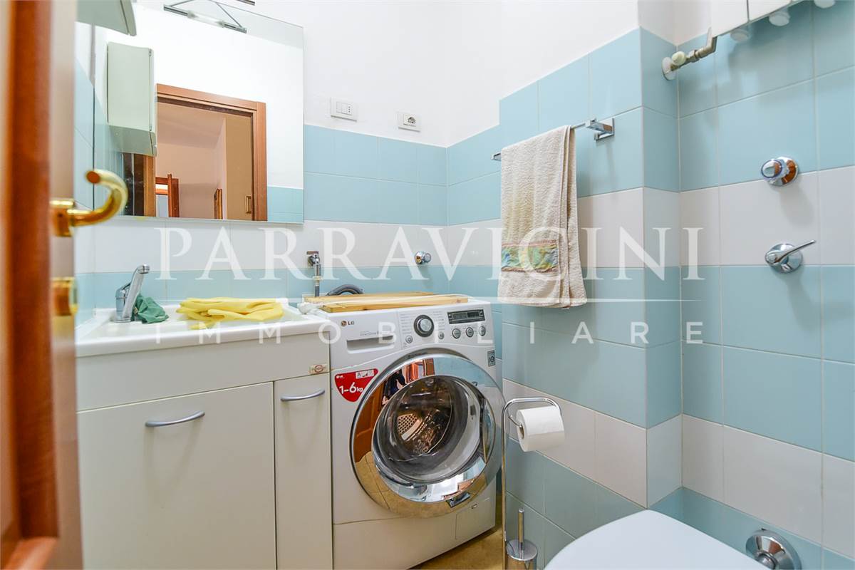 Ampio trilocale doppi servizi con terazzo box e cantina