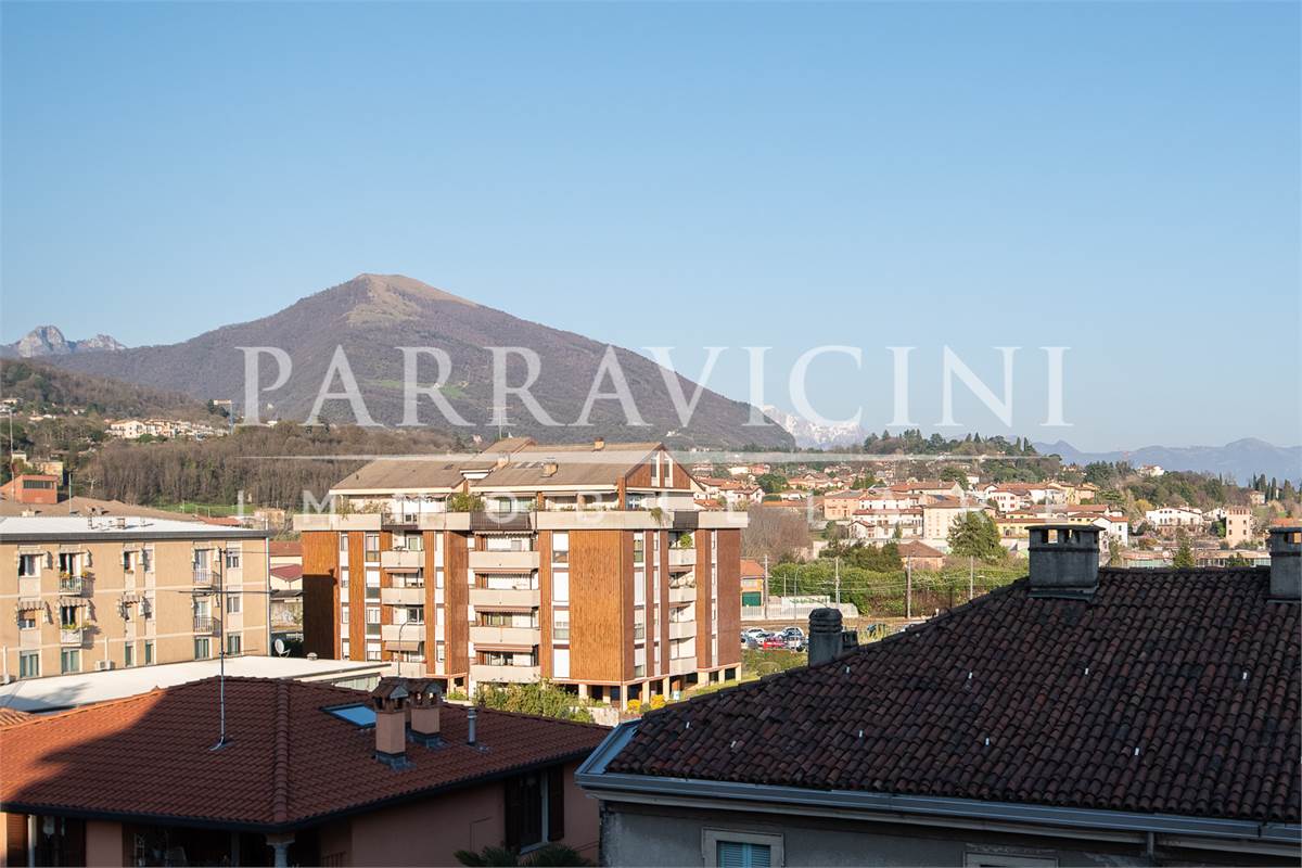 Ampio trilocale doppi servizi con terazzo box e cantina