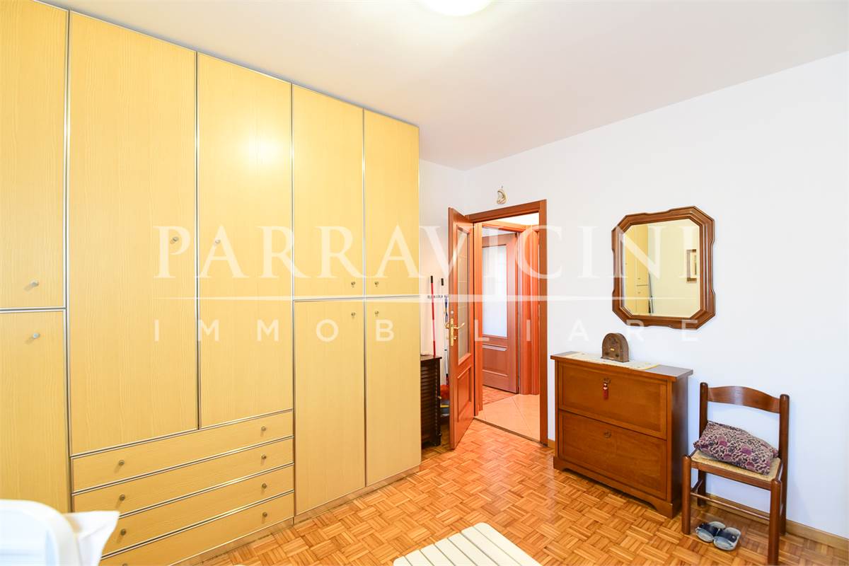 Ampio trilocale doppi servizi con terazzo box e cantina