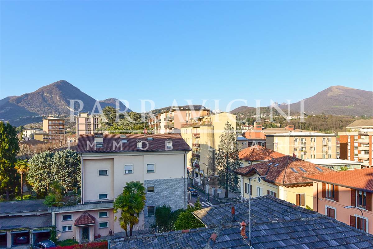 Ampio trilocale doppi servizi con terazzo box e cantina