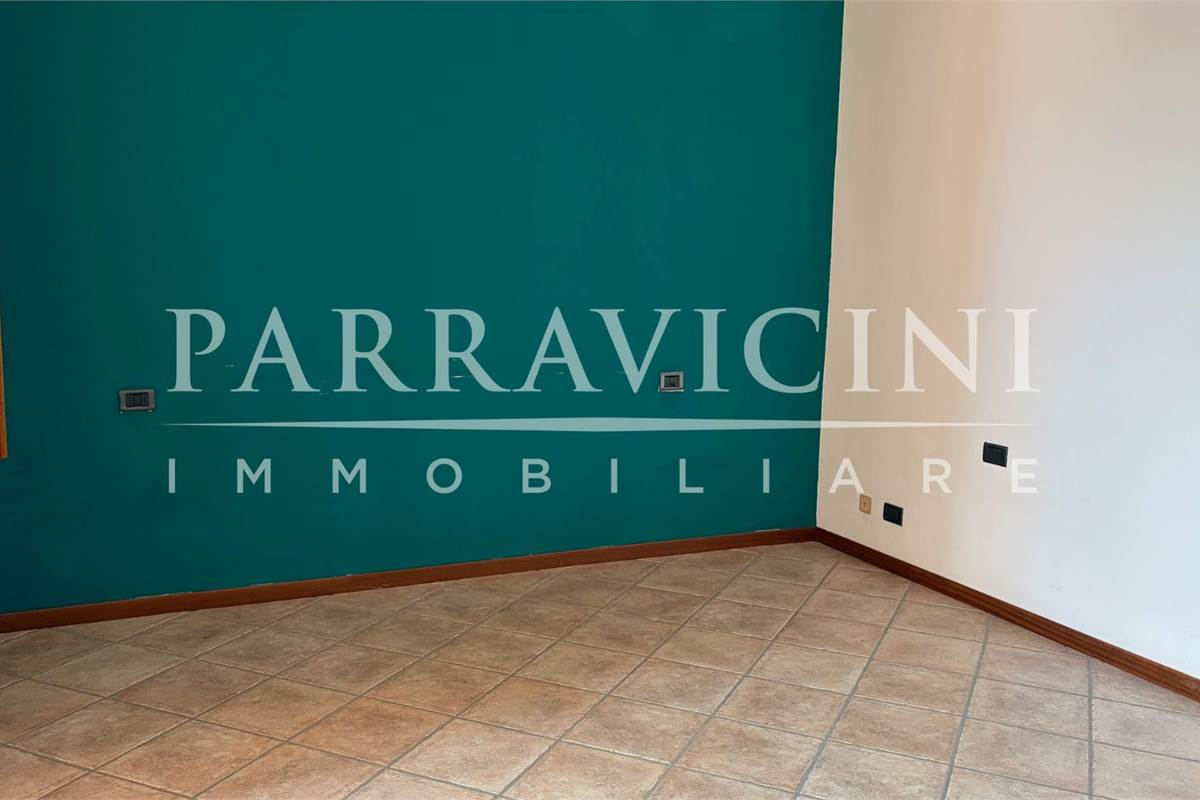 centralissimo trilocale doppi servizi con box