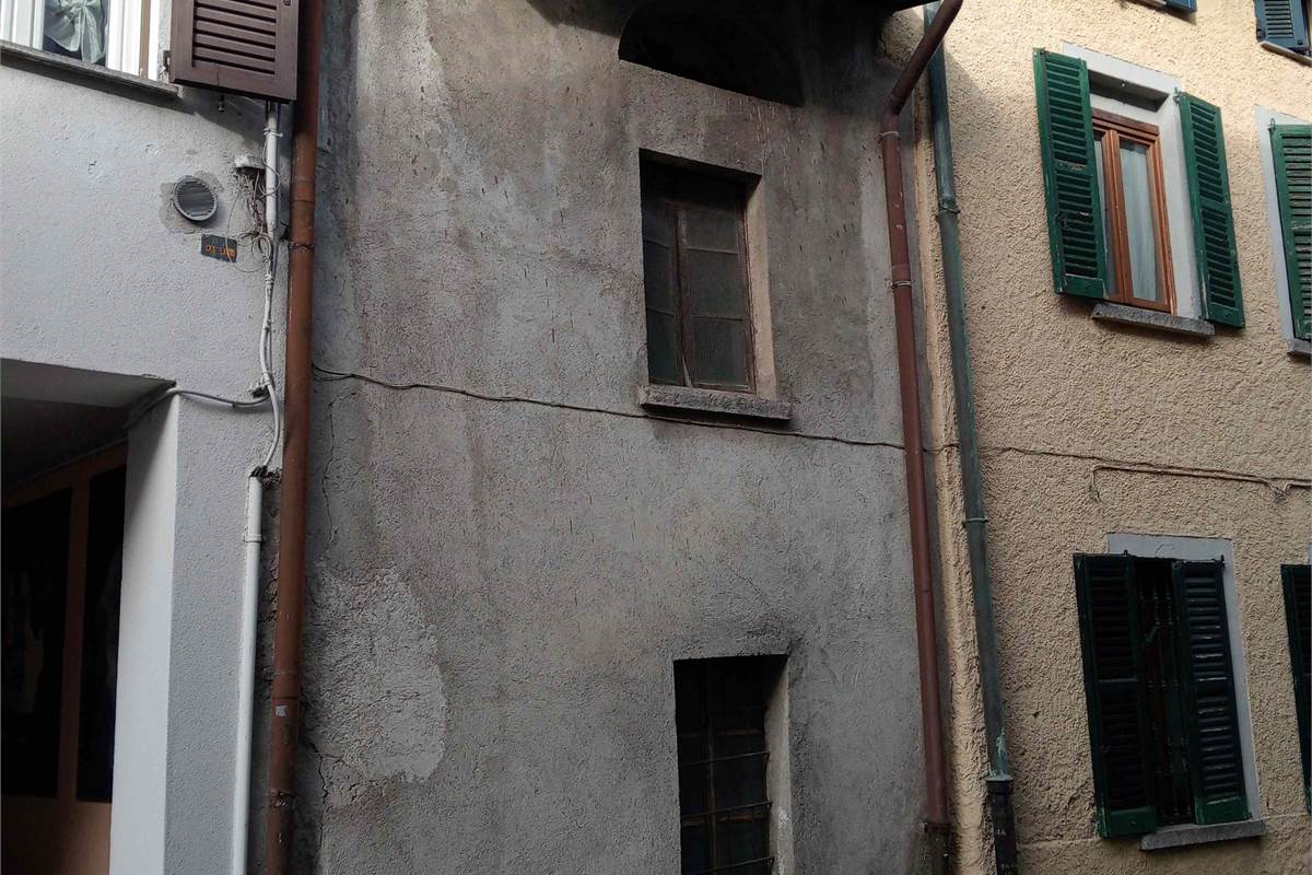 Cadorago, porzione di casa da ristrutturare