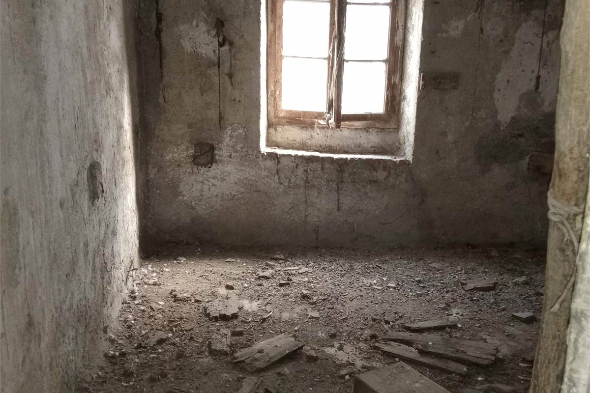 Cadorago, porzione di casa da ristrutturare