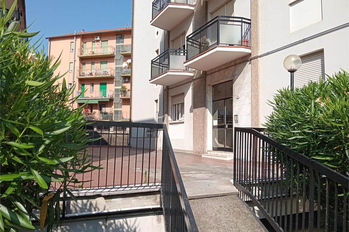 Como, Camerlata: bilocale AFFITTATO