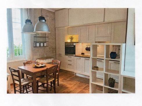 Como, Rebbio: in villa d'epoca, signorile monolocale con ingresso indipendente