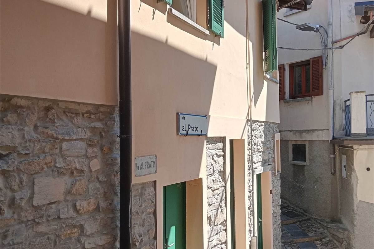 Pognana Lario: porzione di casa vista lago
