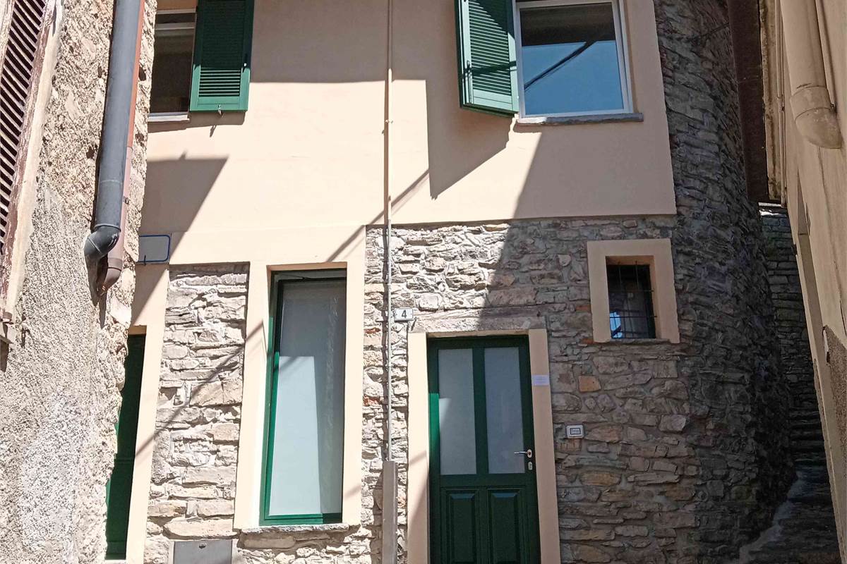 Pognana Lario: porzione di casa vista lago