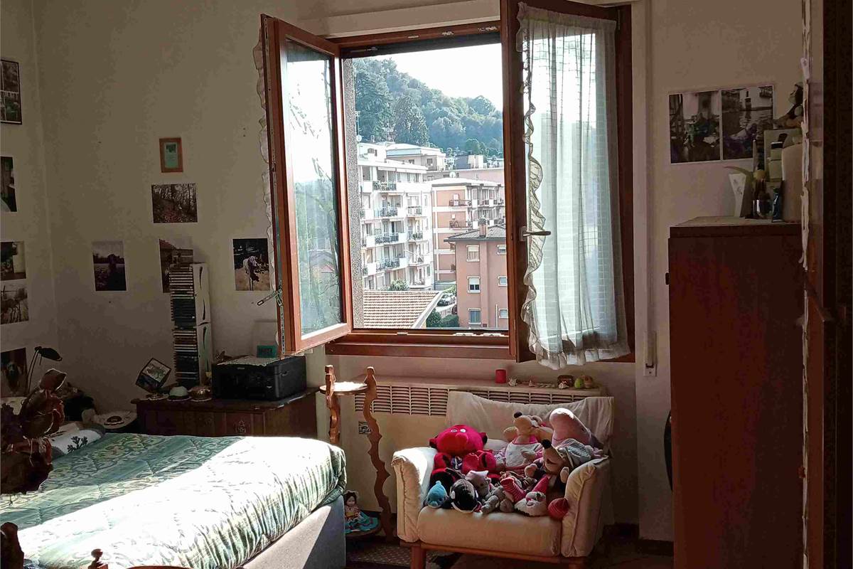 Como, complesso Como Sole: monolocale con balcone e box