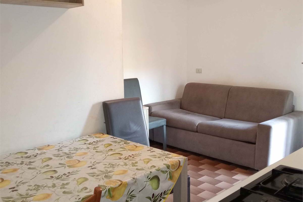 Como, loc.tà Breccia: in posizione tranquilla, bilocale di ca.45 mq