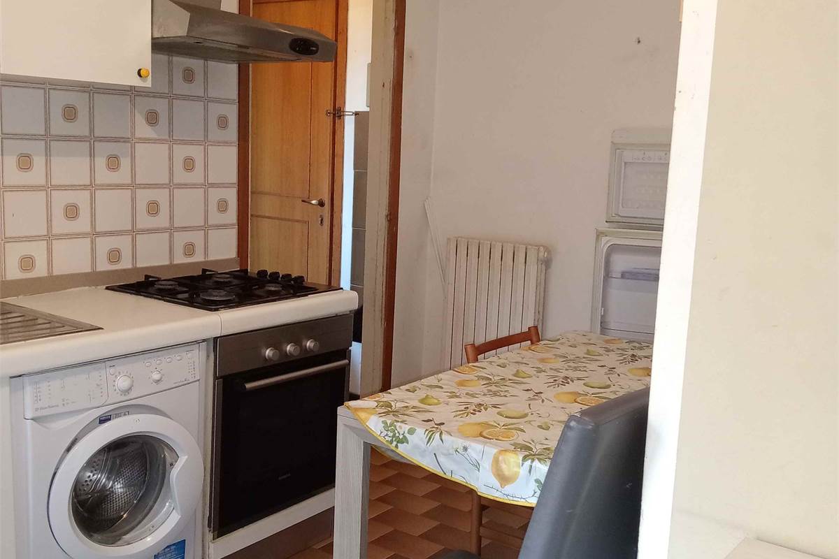 Como, loc.tà Breccia: in posizione tranquilla, bilocale di ca.45 mq