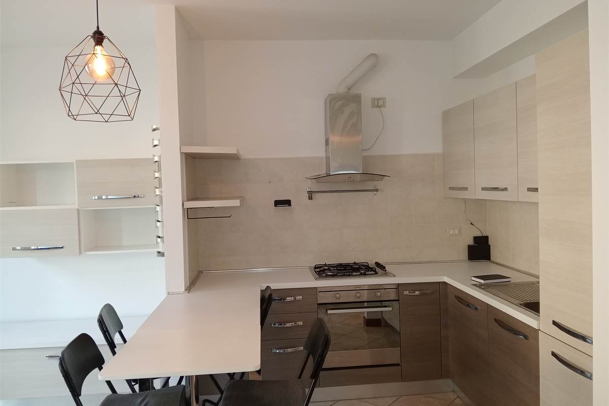 Colverde, Parè: signorile bilocale completamente arredato