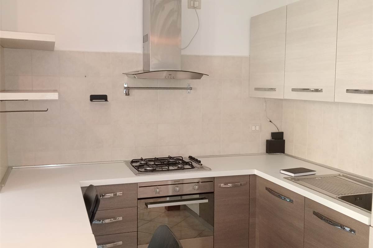 Colverde, Parè: signorile bilocale completamente arredato