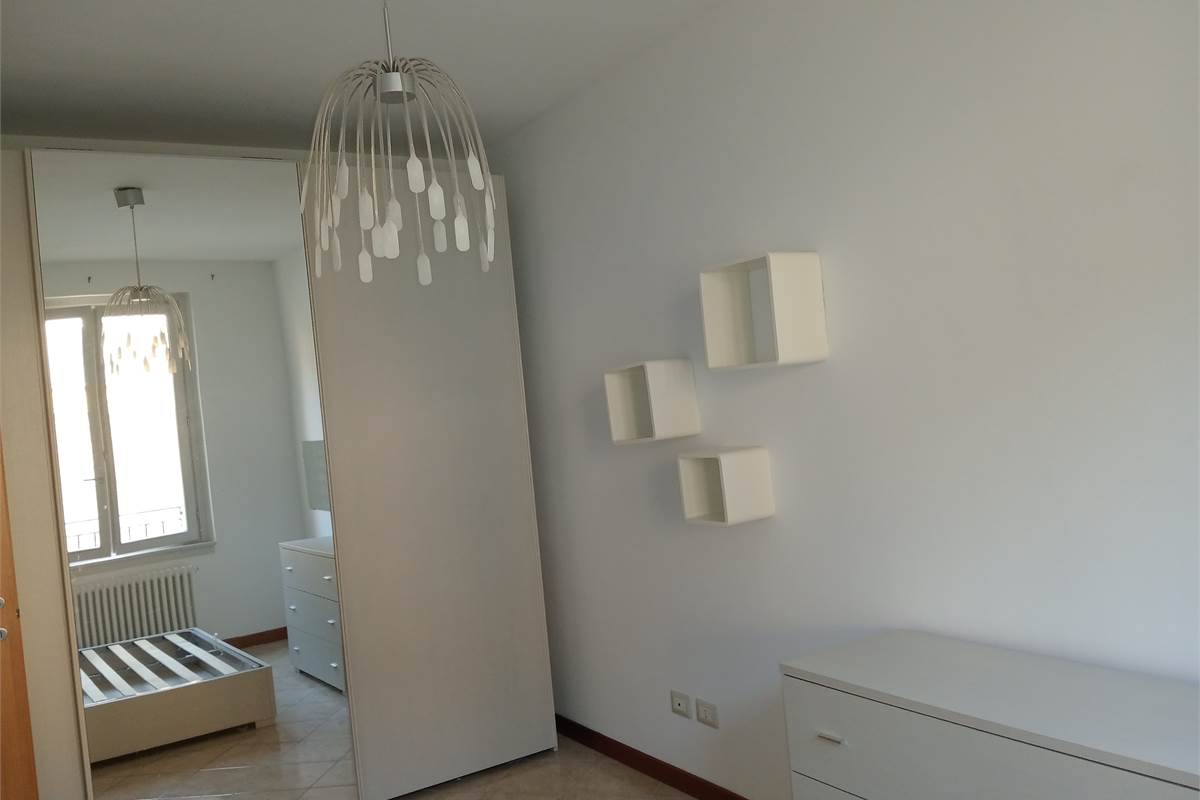 Colverde, Parè: signorile bilocale completamente arredato