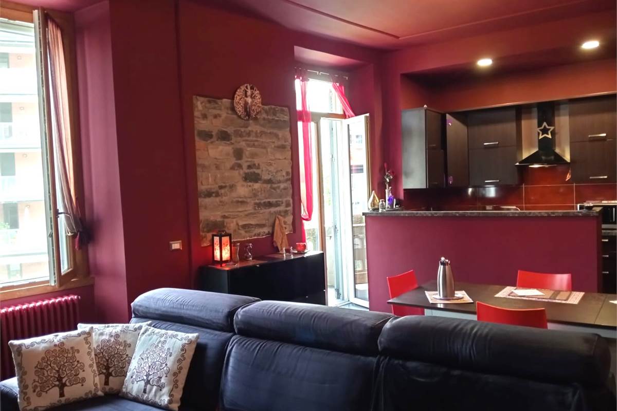 Como via Carloni: appartamento ristrutturato di 3 locali 