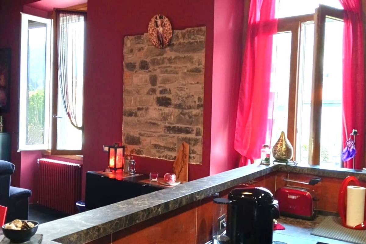 Como via Carloni: appartamento ristrutturato di 3 locali 