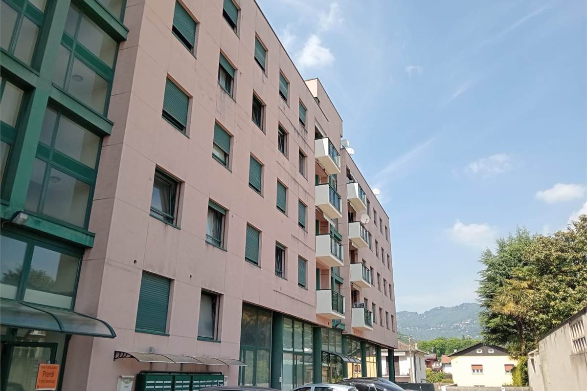 Como, Camerlata/Albate: posizione tranquilla, ampio bilocale