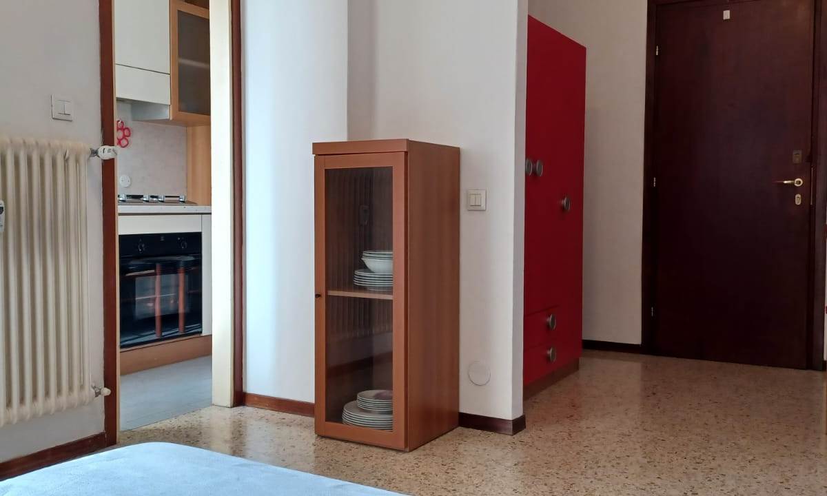 Affittasi bilocale arredato