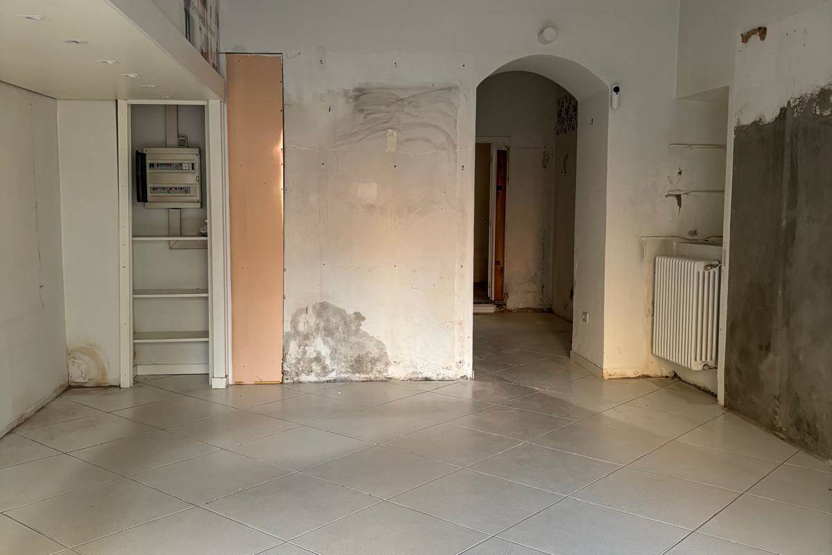 Negozio in affitto, Como borghi
