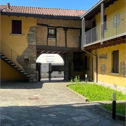 Bilocale con box in affitto