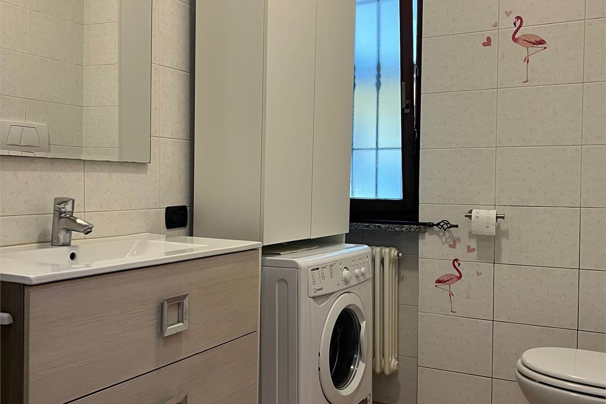 Bilocale con box in affitto
