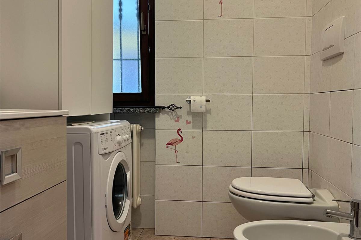 Bilocale con box in affitto