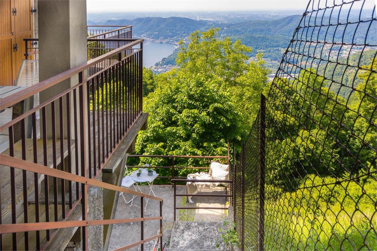 Bilocale immerso nel verde, Monte Bisbino, 