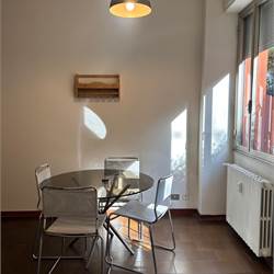 Bilocale in affitto Como Sole 