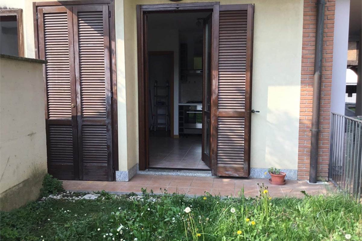Bilocale con box in affitto