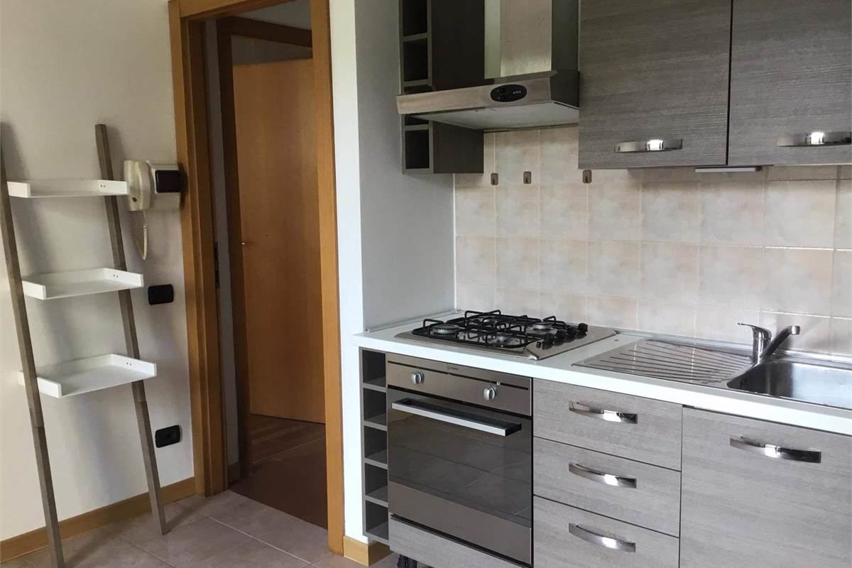 Bilocale con box in affitto