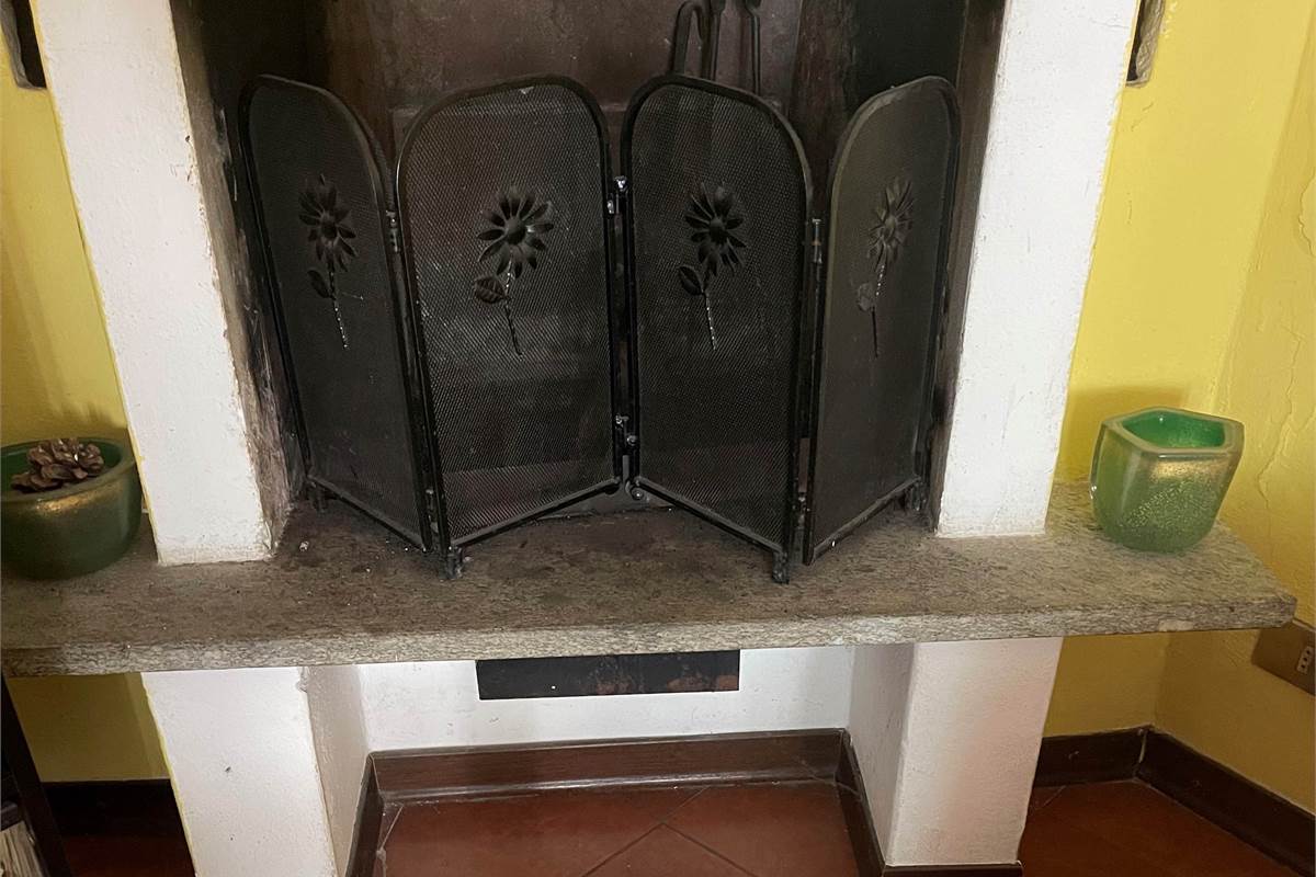 Brunate, appartamento in corte 