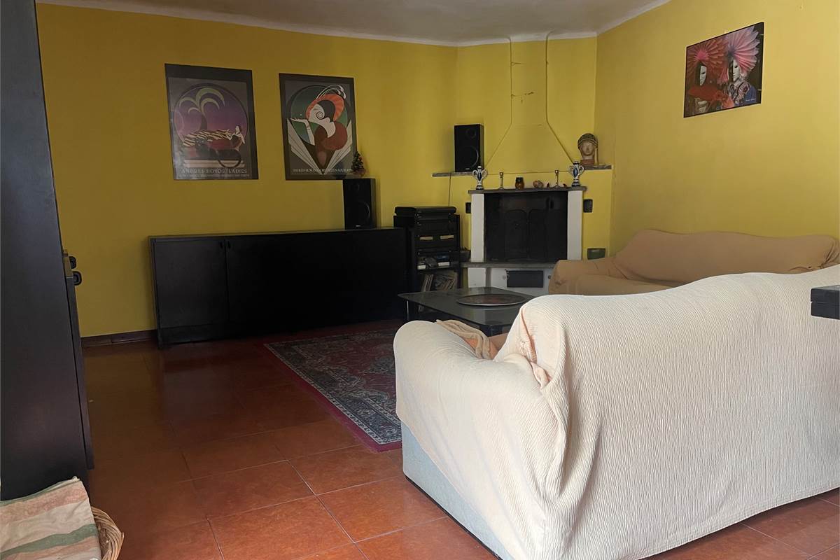 Brunate, appartamento in corte 