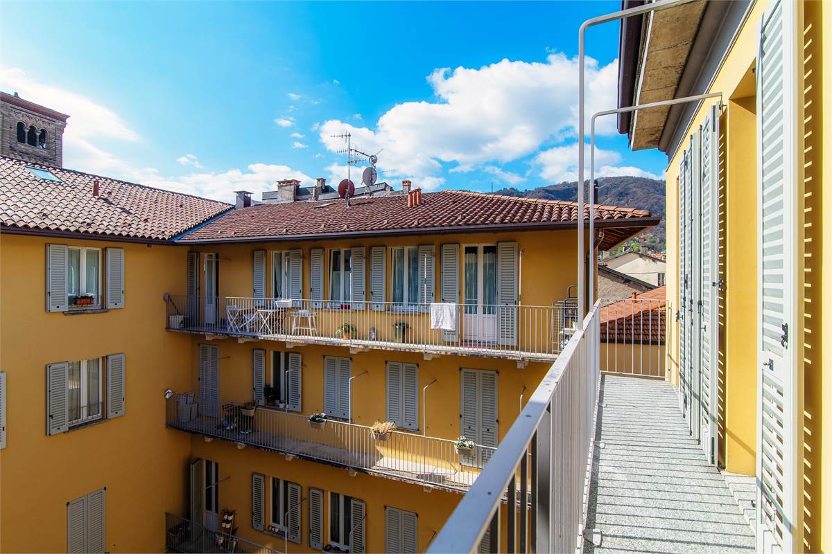 Appartamento su due livelli nel centro di Como 