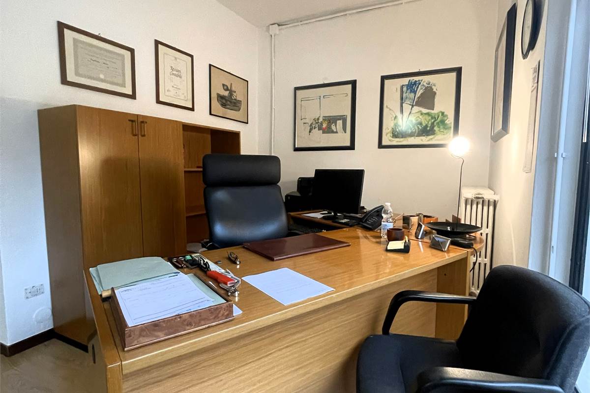 Ufficio alle porte della città.