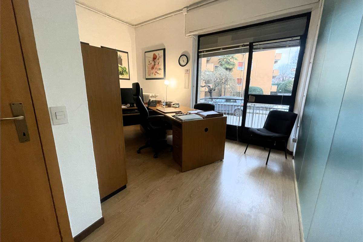 Ufficio alle porte della città.