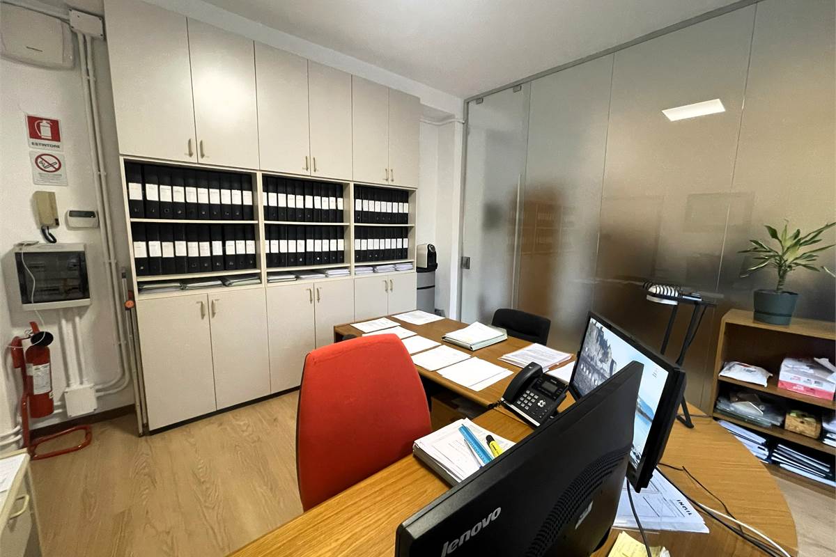 Ufficio alle porte della città.