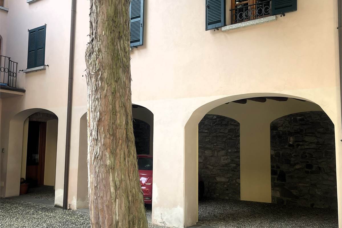 Elegante ufficio open space nel cuore del centro storico di Como