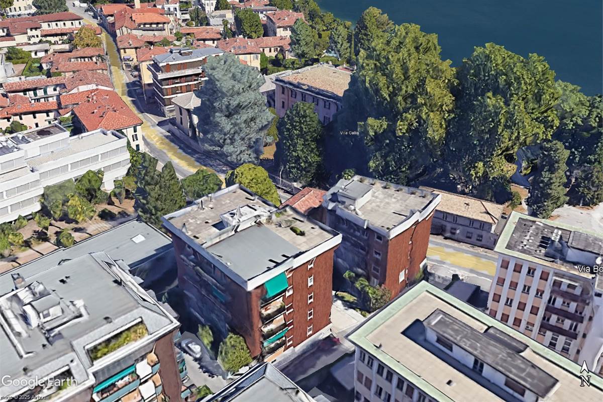 Bilocale luminoso con terrazzo a due passi dal lago e da Villa Olmo
