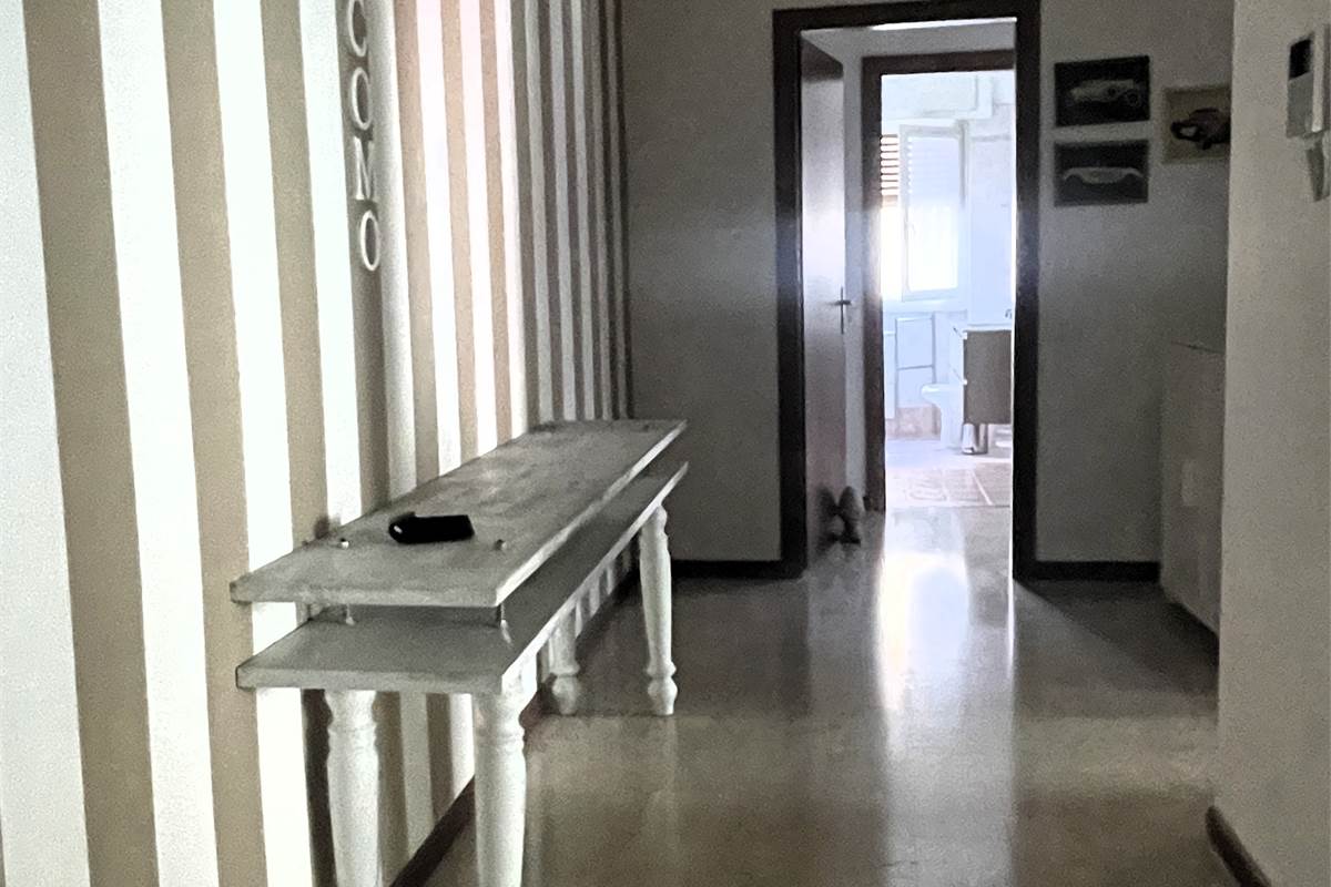 Bilocale luminoso con terrazzo a due passi dal lago e da Villa Olmo