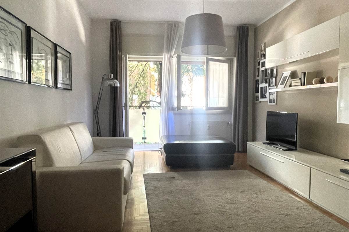 Bilocale luminoso con terrazzo a due passi dal lago e da Villa Olmo