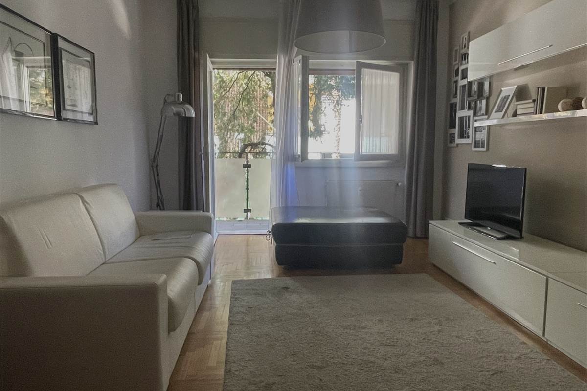 Bilocale luminoso con terrazzo a due passi dal lago e da Villa Olmo