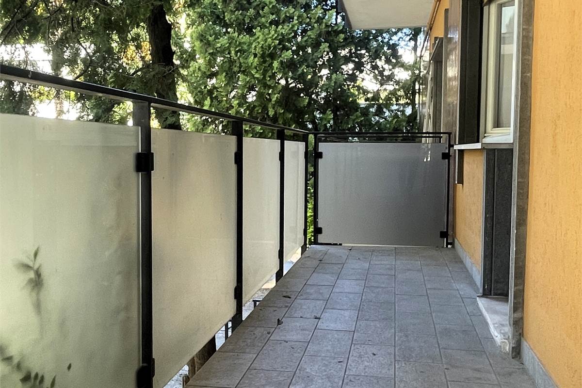 Bilocale luminoso con terrazzo a due passi dal lago e da Villa Olmo