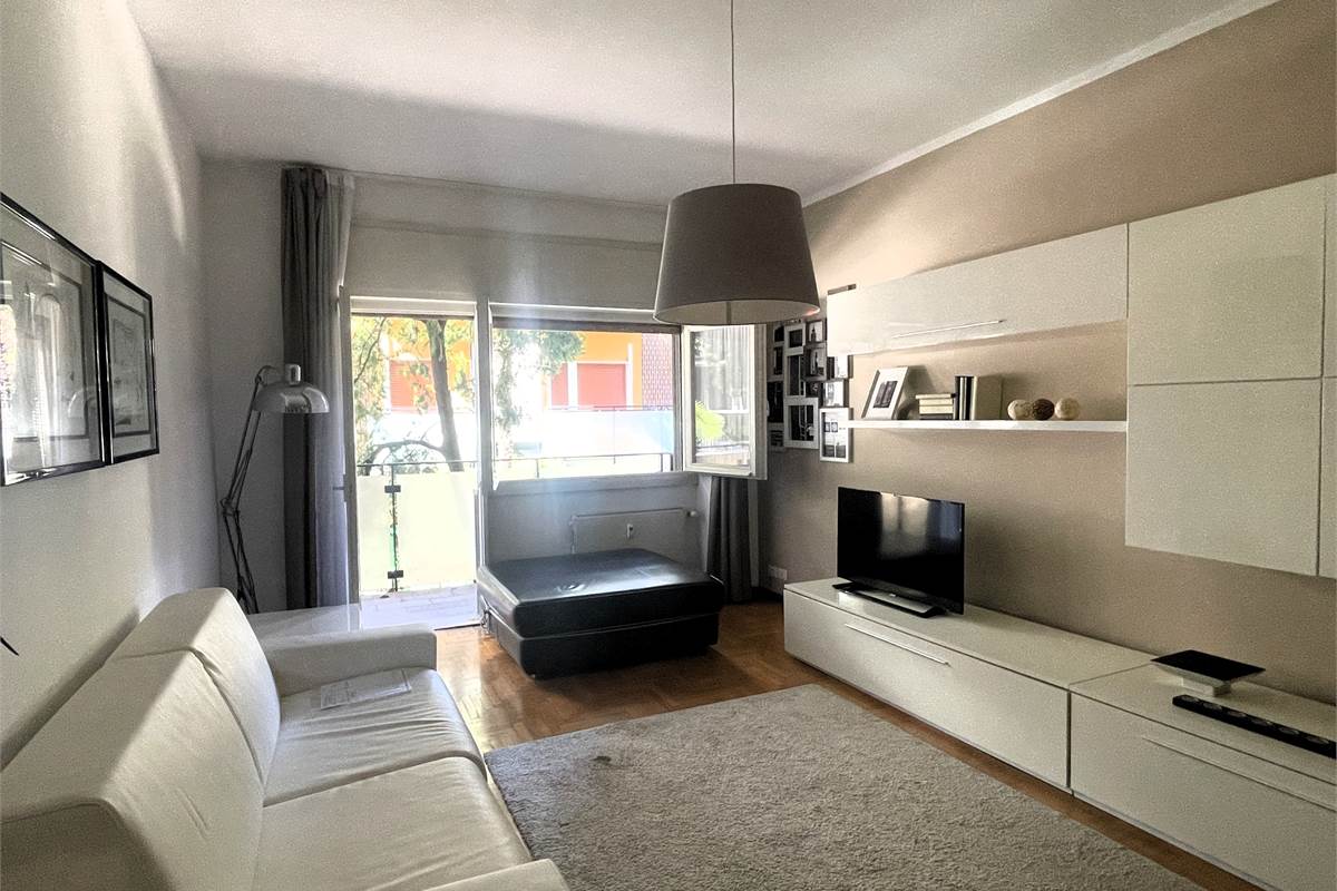 Bilocale luminoso con terrazzo a due passi dal lago e da Villa Olmo