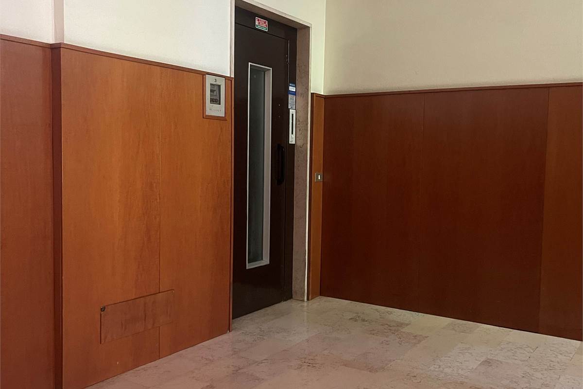 Bilocale luminoso con terrazzo a due passi dal lago e da Villa Olmo