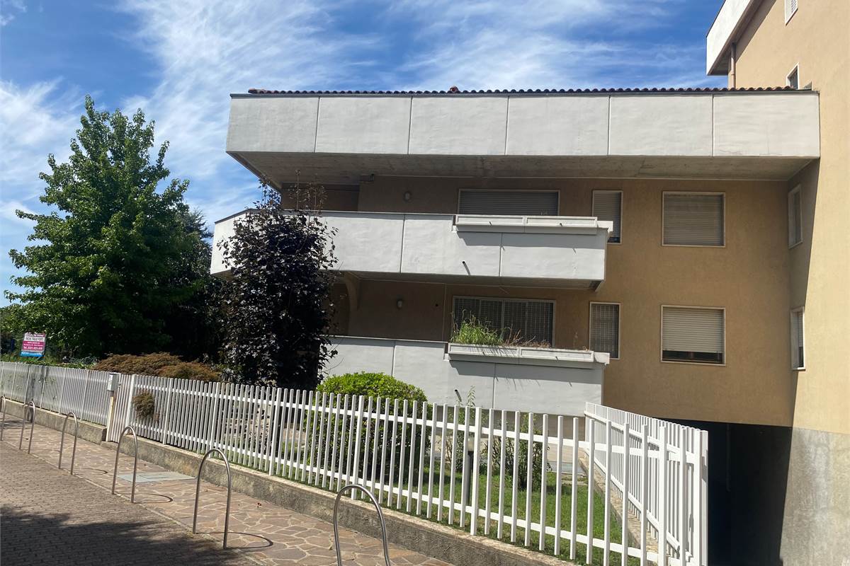 Busto Arsizio - vendesi intera palazzina