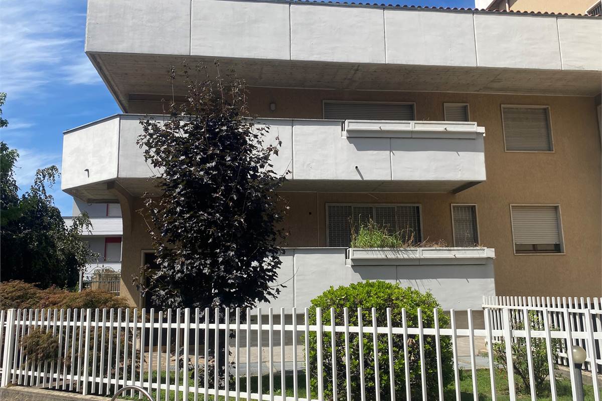 Busto Arsizio - vendesi intera palazzina