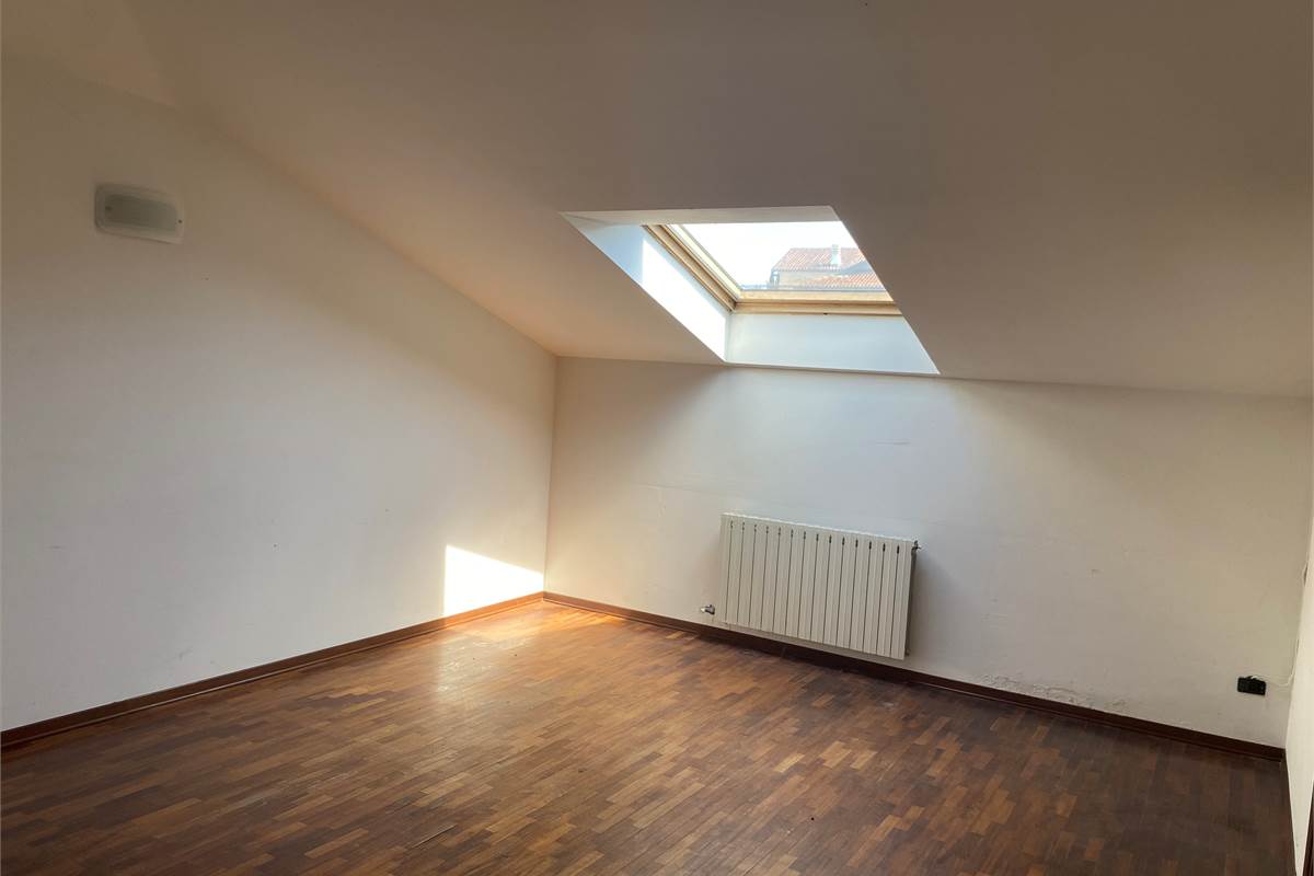 Busto Arsizio - vendesi intera palazzina