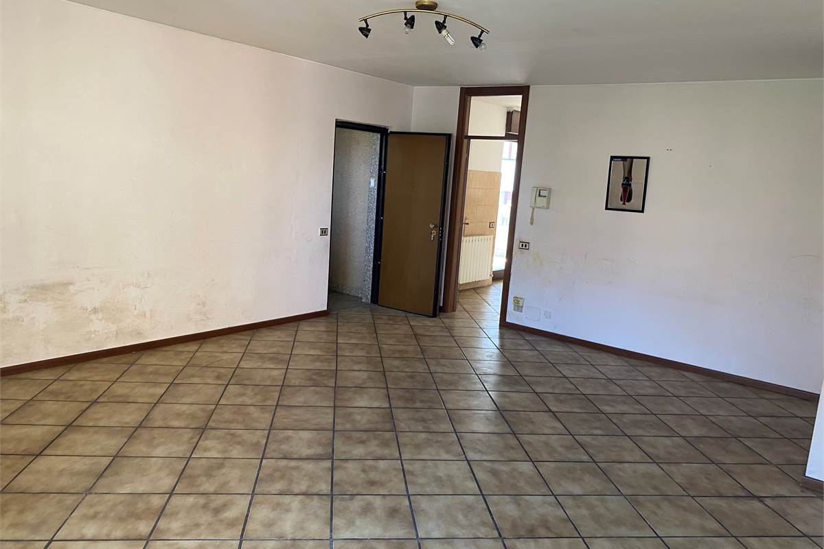 Busto Arsizio - vendesi intera palazzina