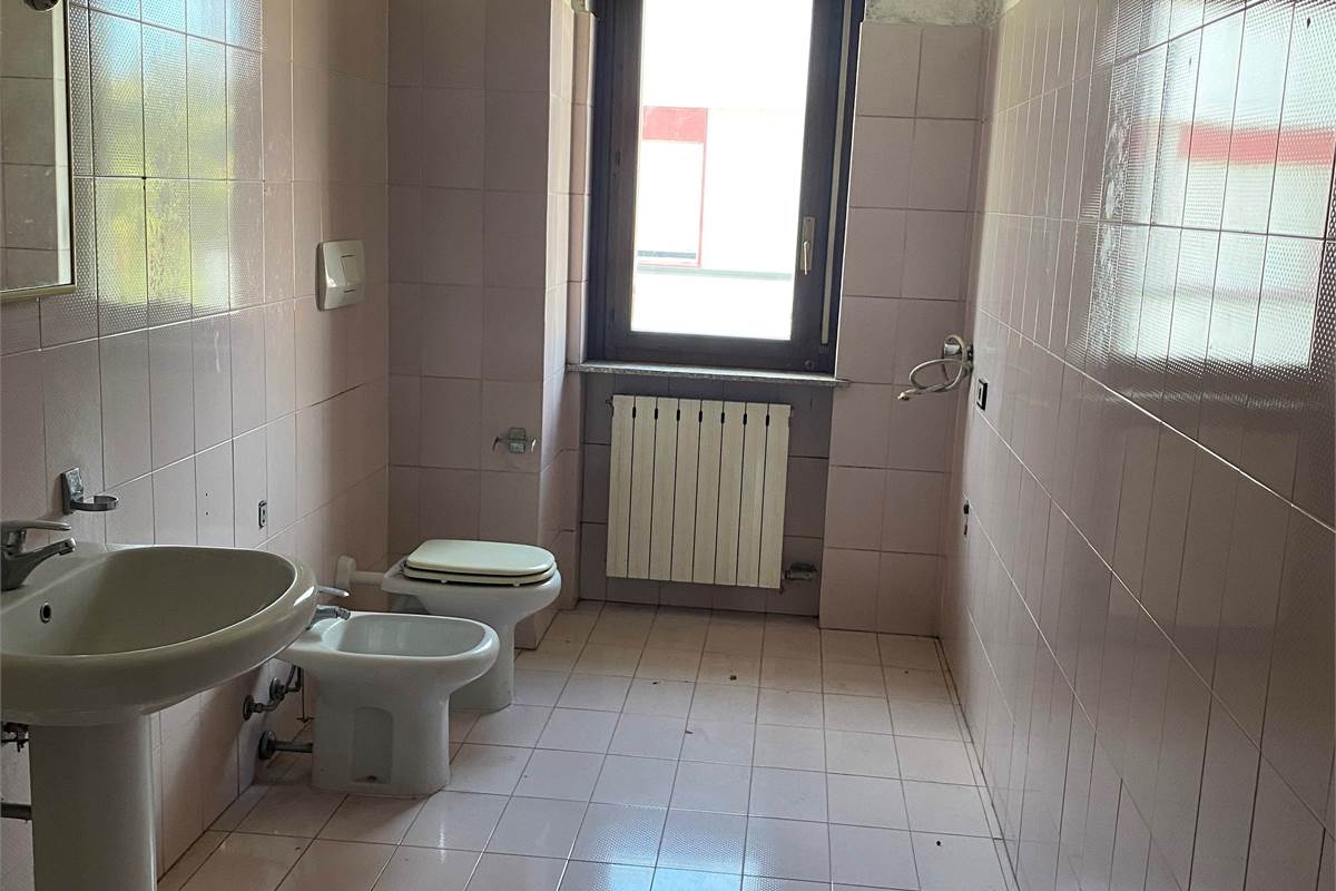 Busto Arsizio - vendesi intera palazzina