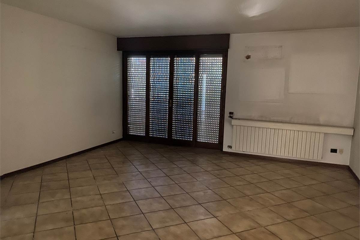 Busto Arsizio - vendesi intera palazzina