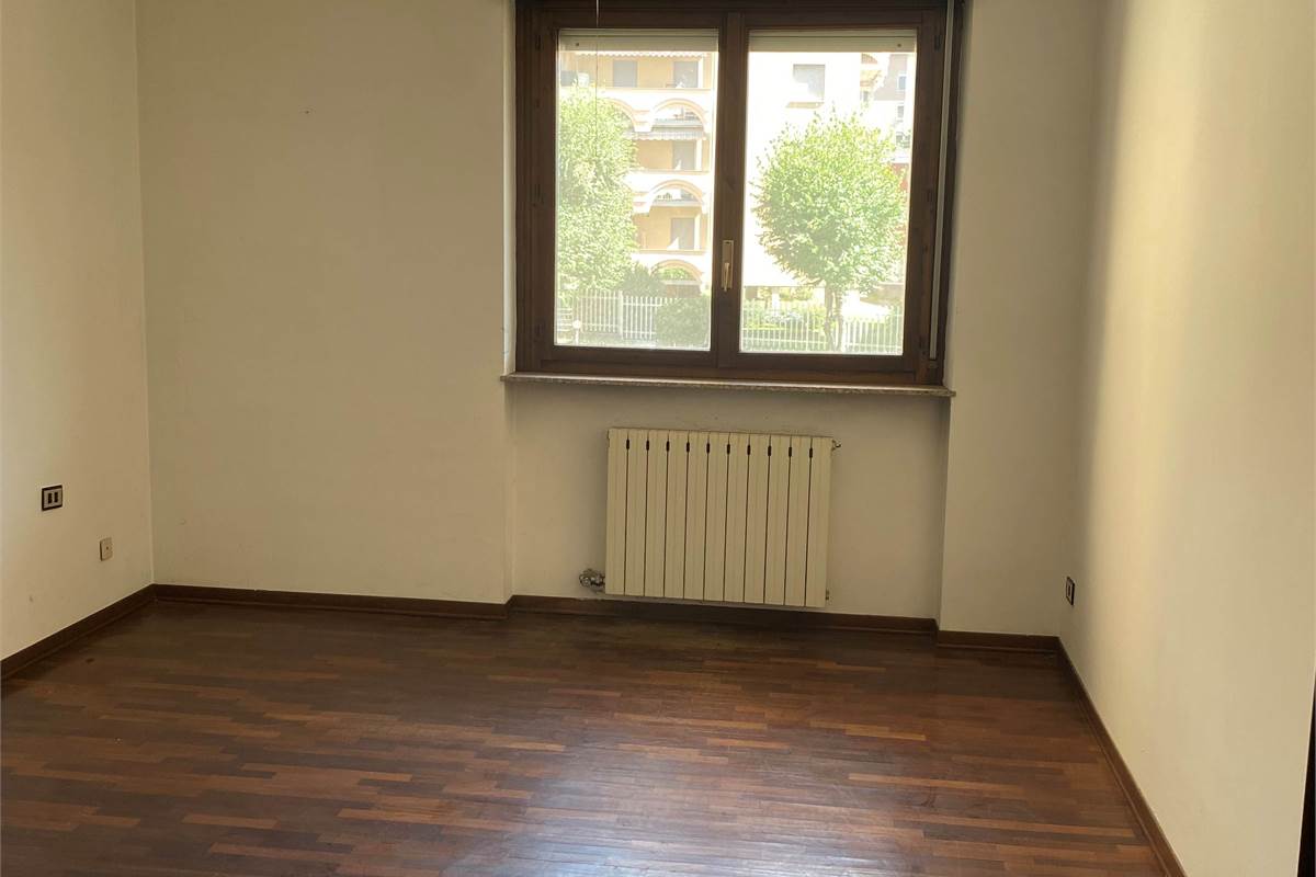 Busto Arsizio - vendesi intera palazzina